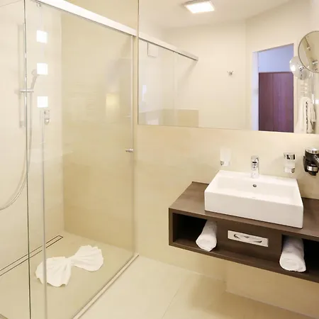 Park Janssen Ξενοδοχείο 4*
